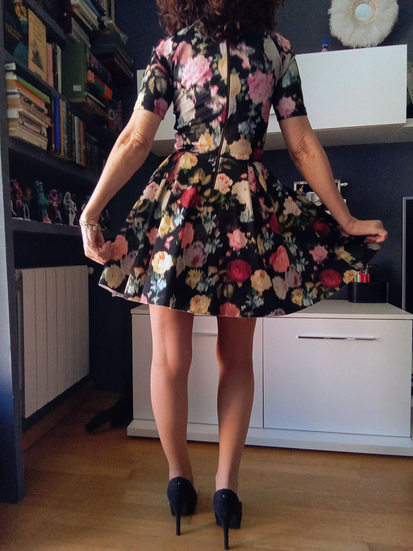 Korte jurk met bloemenprint – photo 2